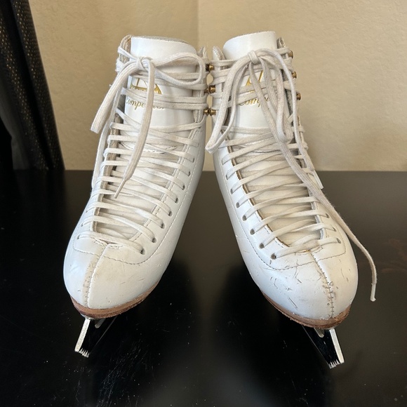 Jackson Competitor Other - Jackson Competitor Ice Skates. Size 2 1/2 Kids.